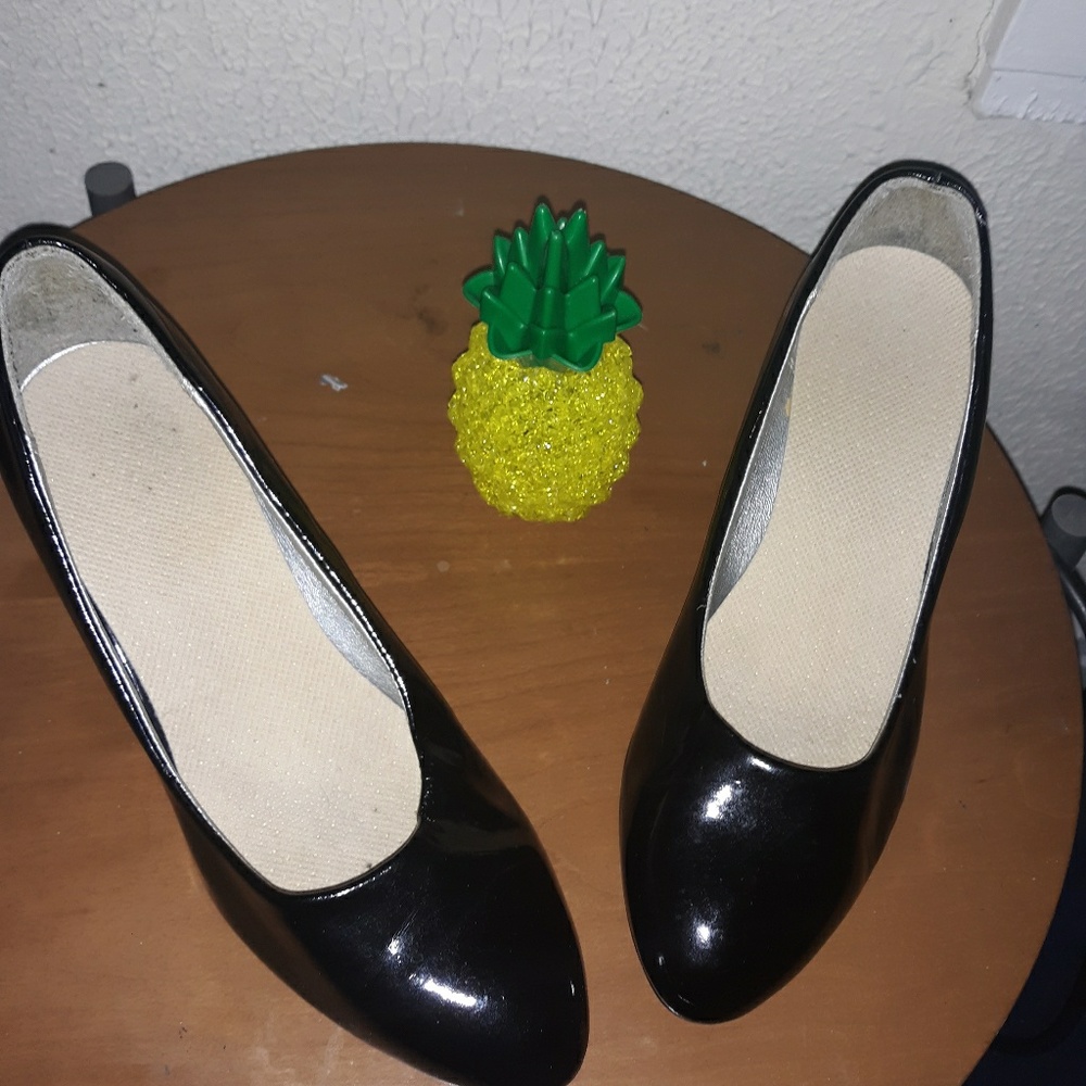 Comfort dress shoes
